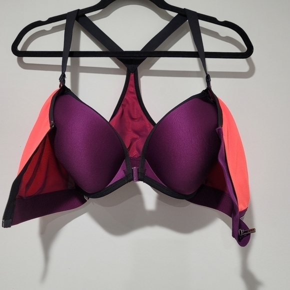 Victoria's Secret Wireless Sports Bra Size 34DD - Picture 3 of 15